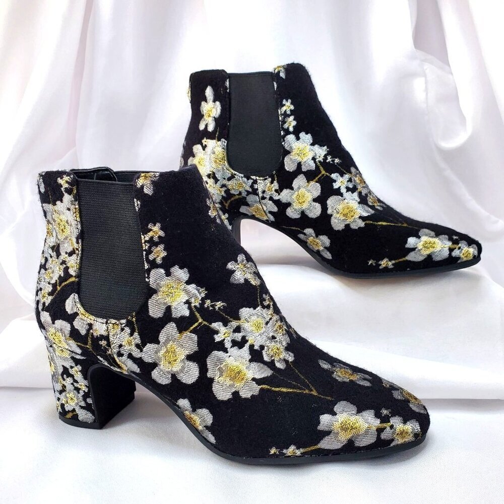 Anne Klein Womans 6M Gorgia Black Floral Embroidered Ankle Booties‎